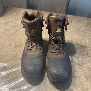 ACE Work Boots 
Insulated and Waterproof 
Boots Mens size 9 Women's size 10.5